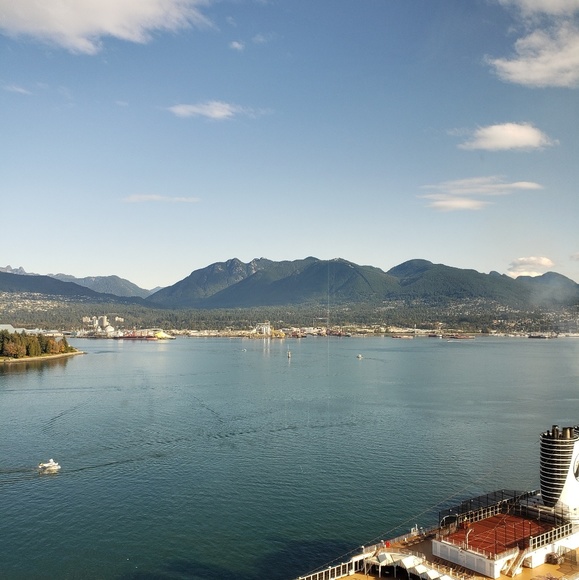 Meet your Posher, Sat - Picture 1 of 1